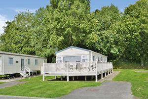 Detached holiday home with parking- click for photo gallery